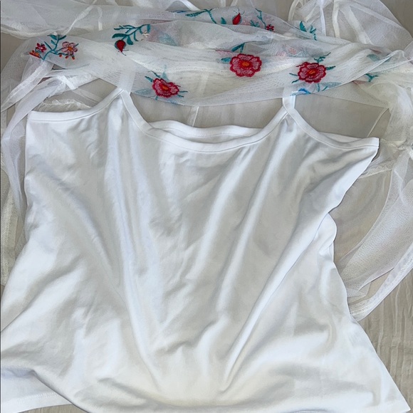 Grand & Greene White Sleeveless Embellished Blouse Size Large - Picture 7 of 8